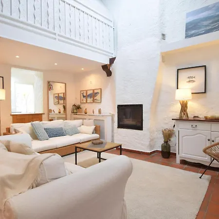 6 Bedroom Lovely Home In Saint-Vaast-La-Hougue Сasa de vacaciones *