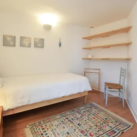 6 Bedroom Lovely Home In Saint-Vaast-La-Hougue *
