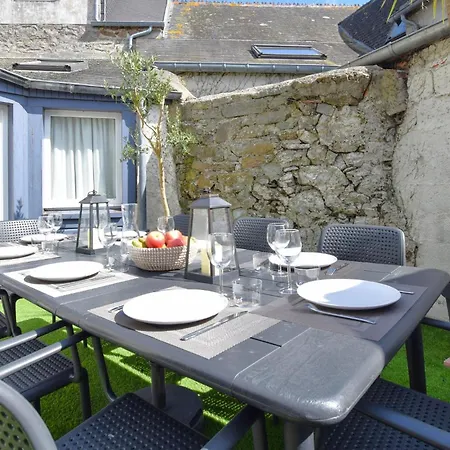 6 Bedroom Lovely Home In Saint-Vaast-La-Hougue Saint-Vaast-la-Hougue