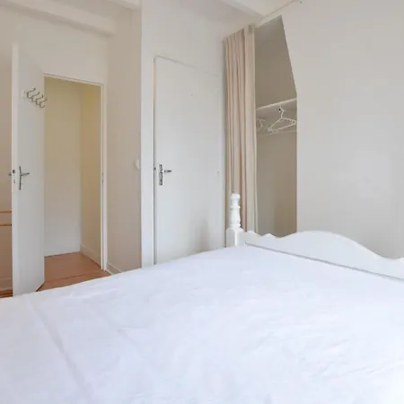 Stunning In 생 바스트 라 우게