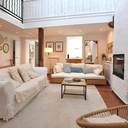 6 Bedroom Lovely Home In Saint-Vaast-La-Hougue Feriehus Saint-Vaast-la-Hougue