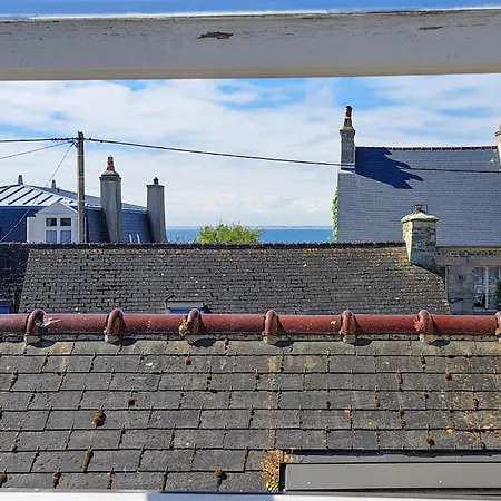 Stunning In 생 바스트 라 우게