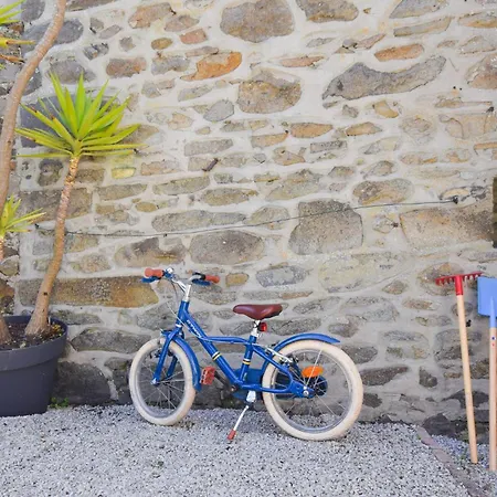 6 Bedroom Lovely Home In Saint-Vaast-La-Hougue 別荘